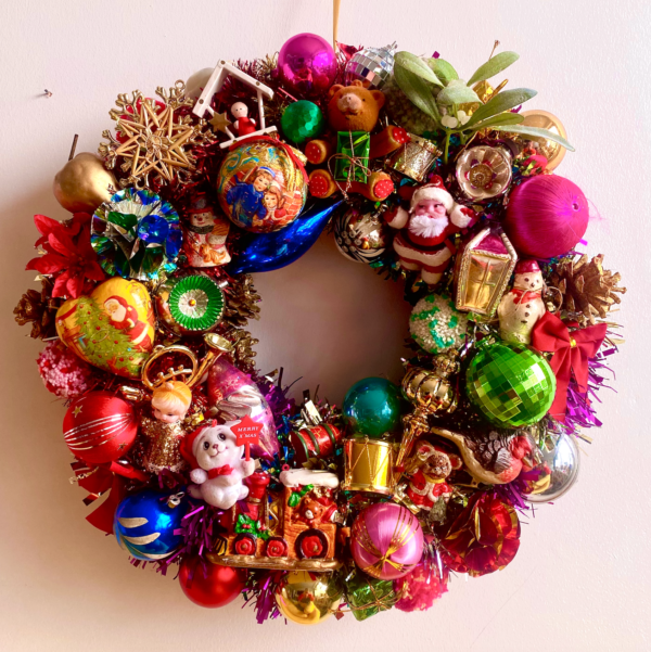 'Festive Throwback' Wreath - Image 2